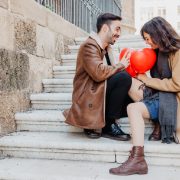 Il ruolo del viso nell’attrazione: conquistare a prima vista