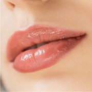 From hyaluronic acid to fillers: the secrets to flawless lips